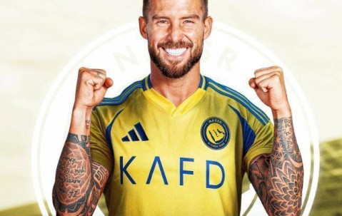 1夜4大转身敲定！曼联重磅签约，大巴黎1亿欧2连签巴萨铁卫投奔C罗