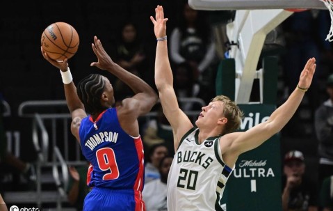 季前赛-格林22分坎宁安空砍26+6+6 雄鹿胜活塞