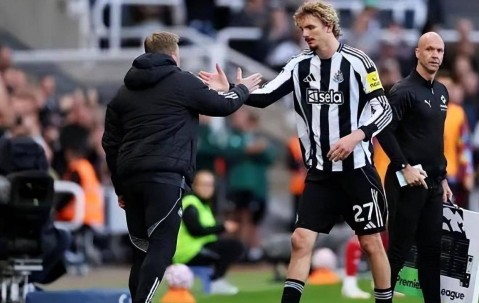 质疑变认可！5场4球，队史第一人