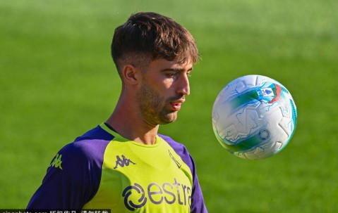 AC米兰新援德温特：年轻后卫将如何填补佳夫的空缺？