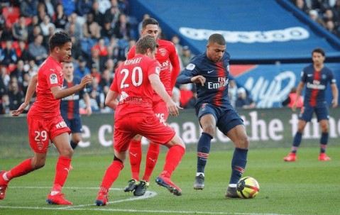 法甲焦点战：南特主场死守保级命脉，雷恩复仇战剑指三分