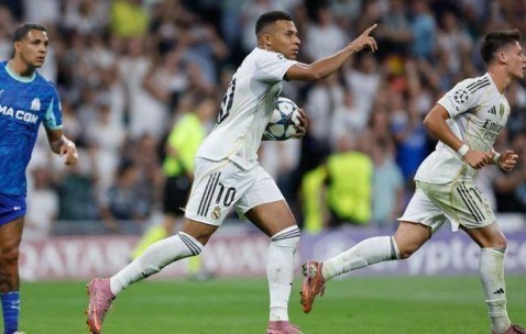 2：1！不怵2场红牌，姆巴佩双响+追平穆勒，皇马逆转收获欧冠开门红