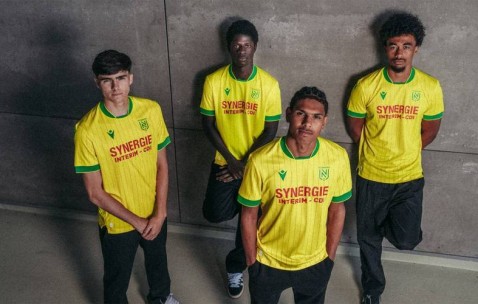 法甲中游卡位战：尼斯主场迎战南特，同分劲旅谁能率先突围？