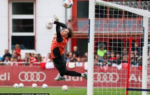 德甲球队拜仁慕尼黑训练备战比赛</title>
        
    <title>德甲球队拜仁慕尼黑训练备战比赛