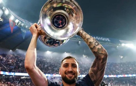 欧冠封神却遭清洗！大巴黎放弃多纳鲁马，真的是因为“不会传球”