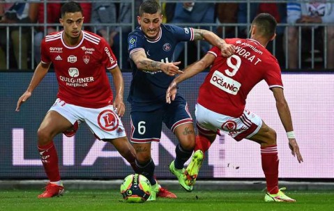 法甲对决：梅斯主场迎战斯特拉斯，排名相近争胜欲强