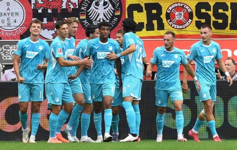 爆冷！滕哈格首秀彻底搞砸，主场沦陷，德甲劲旅惨遭逆转