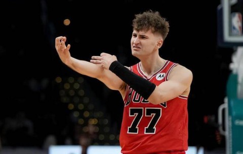 前公牛锋线与西甲球队签约两个月，他在欧锦赛的表现很不理想？