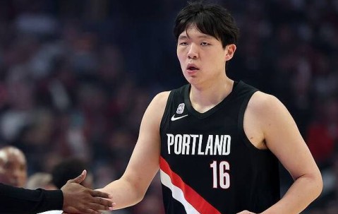 杨瀚森NBA生涯首秀2分1板 开拓者遭森林狼逆转