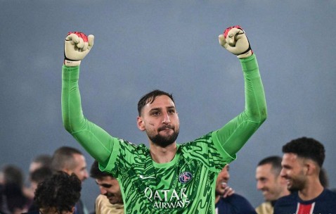 26岁意大利国门多纳鲁马陷进退两难境地，面临无球可踢的困境