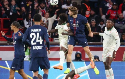 一场1-0完成补时绝杀，法甲霸主险胜，将对决15连胜的拜仁