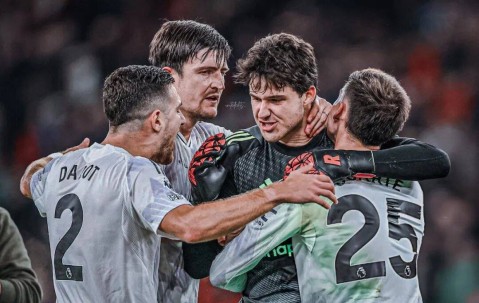 拉门斯彻底锁定曼联主力位置成新宠，自曝封杀利物浦秘诀！阿莫林承认其重要