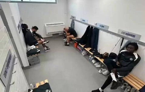 太阳报：切尔西让炸弹小队用单独厕所&更衣室，和一线队分开吃饭