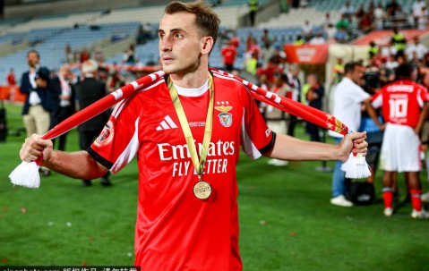 皇马的长途飞行：飞越8000公里与凯拉特的首次交锋，背后的故事与战术解密