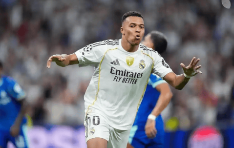 登贝莱捧起金球奖！姆巴佩送祝福，网友调侃：心里不是滋味？